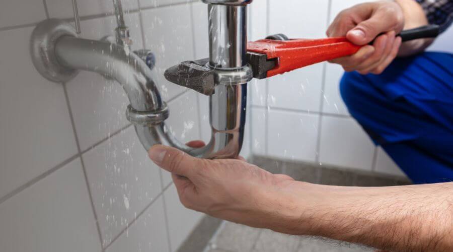 Expert burst pipe repair services in Du Quoin, IL